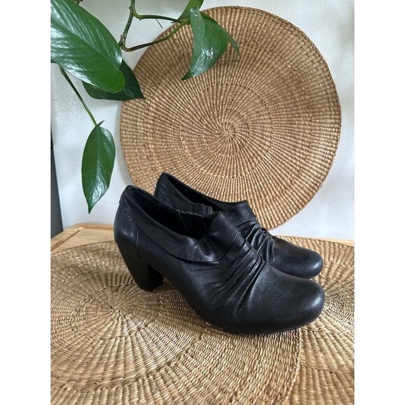 Bare Traps Women’s size 8 black heels - Picture 1 of 7